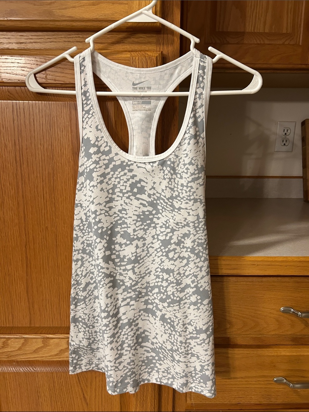 Nike Women’s White & Gray Patterned Racerback Tank